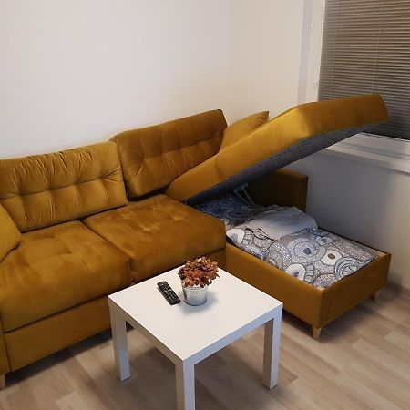 1+1 Znojmo Apartment Bagian luar foto