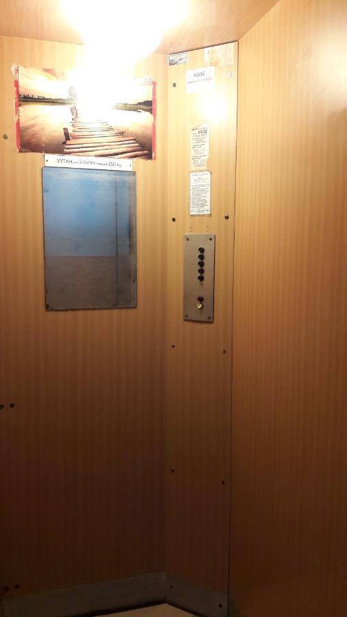 1+1 Znojmo Apartment Bagian luar foto