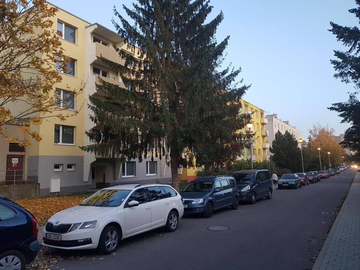 1+1 Znojmo Apartment Bagian luar foto
