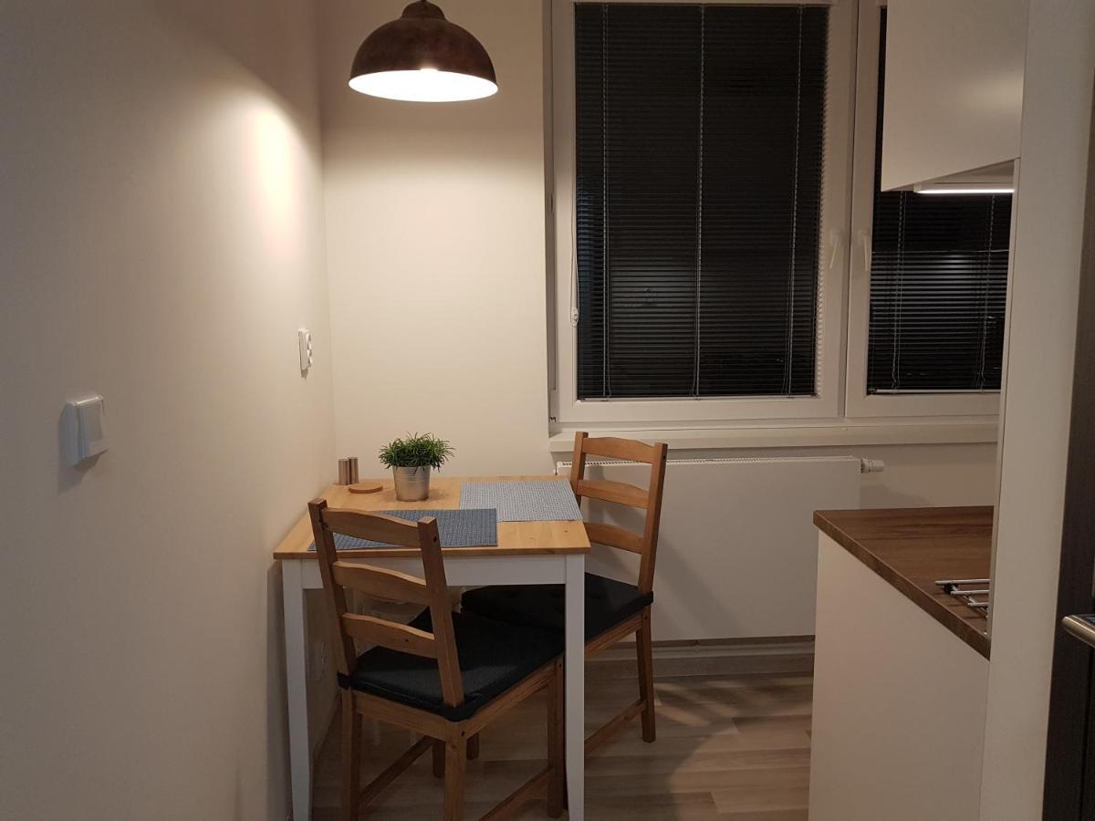 1+1 Znojmo Apartment Bagian luar foto
