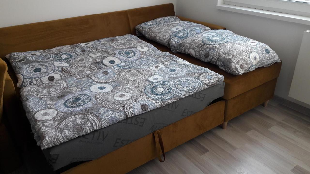 1+1 Znojmo Apartment Bagian luar foto