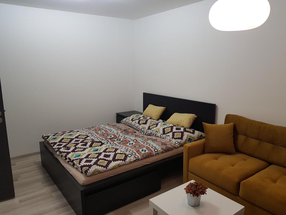 1+1 Znojmo Apartment Bagian luar foto